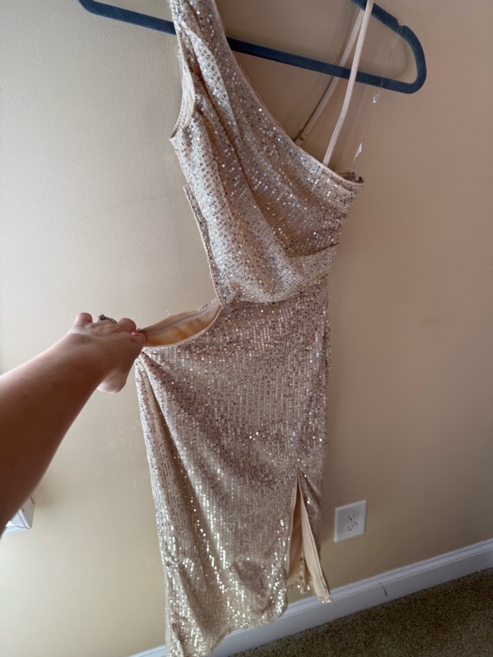 Altar’d State Beige Sequin Asymmetrical Cut out midi dress Gold size Small - Picture 6 of 8